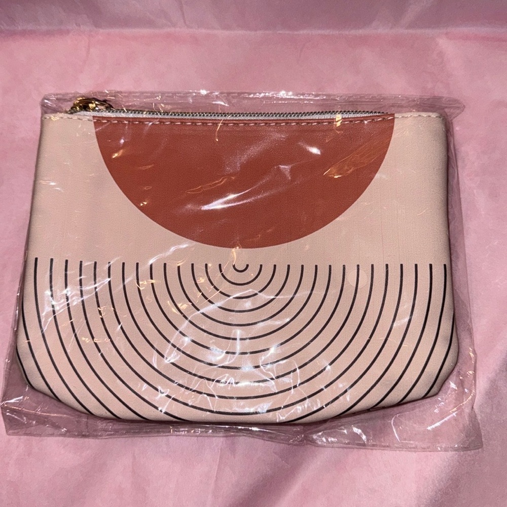 Sienna Mae Urban Deco
Oversized Pouch